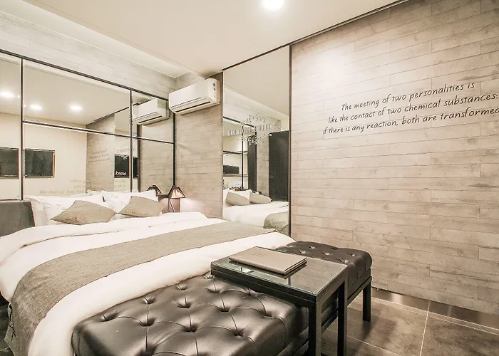 Hotel 2.4